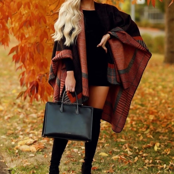 Vici Reversible Plaid Ruana - Picture 3 of 3